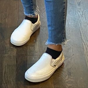 perf leather vans white slip ons 🤍